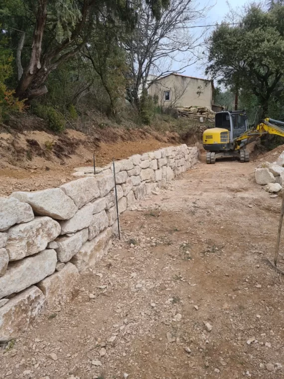Construction de mur en pierre, Saint-Saturnin-lès-Apt, Poncet Travaux Verts