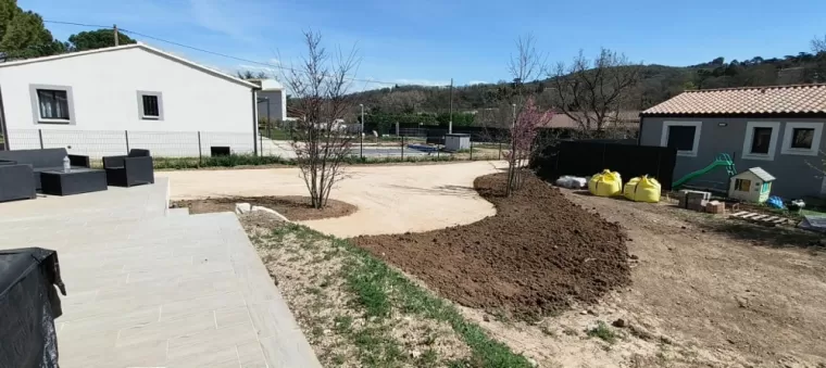 Réalisation du chemin d'accès et parking d'une maison., Saint-Saturnin-lès-Apt, Poncet Travaux Verts