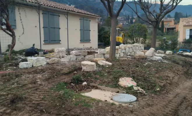 Aménagement jardin avec Réalisation d'une Terrasse et muret d'enrochement, Saint-Saturnin-lès-Apt, Poncet Travaux Verts