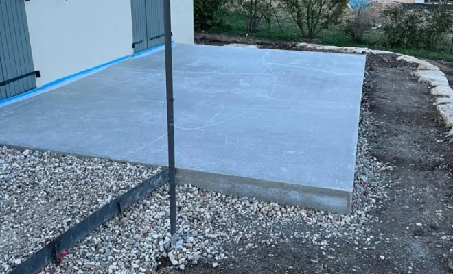 Aménagement jardin avec Réalisation d'une Terrasse et muret d'enrochement, Saint-Saturnin-lès-Apt, Poncet Travaux Verts