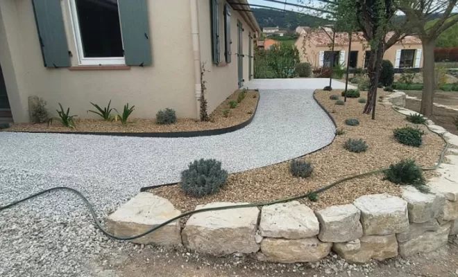 Aménagement jardin avec Réalisation d'une Terrasse et muret d'enrochement, Saint-Saturnin-lès-Apt, Poncet Travaux Verts