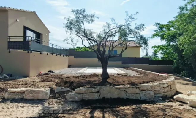 Aménagements cour d'une maison et mur d'enrochement Piscine , Saint-Saturnin-lès-Apt, Poncet Travaux Verts